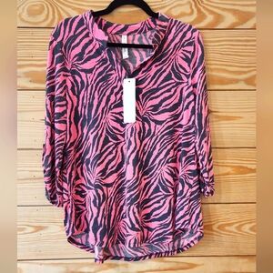 NWT 3/4 sleeve pink zebra print top